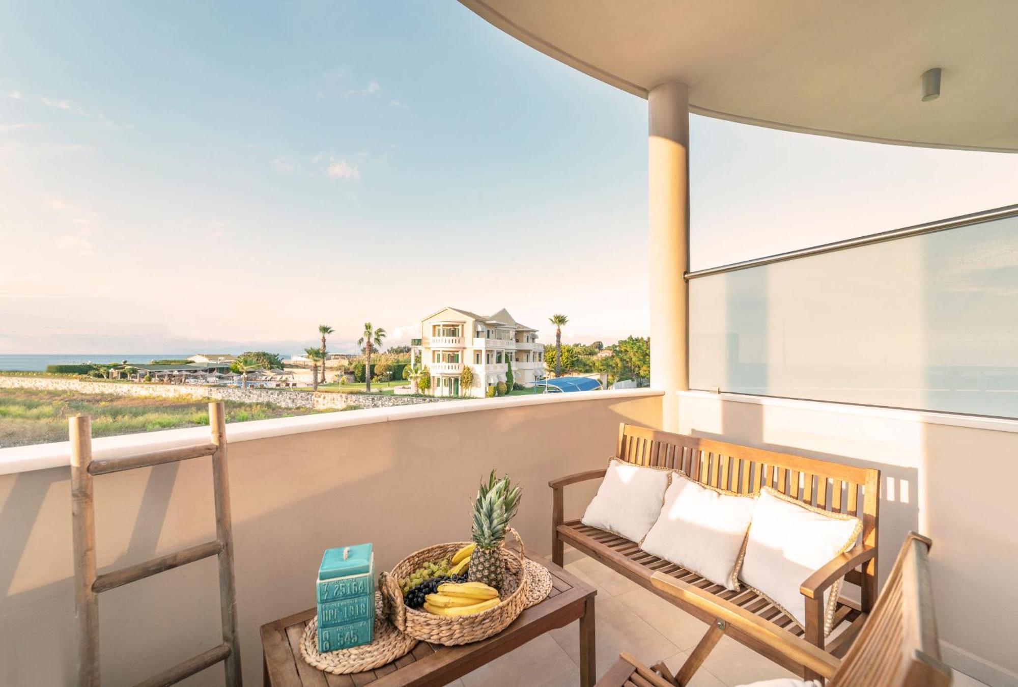 San Giovanni Beach Resort And Suites 아기오스 이오아니스 외부 사진
