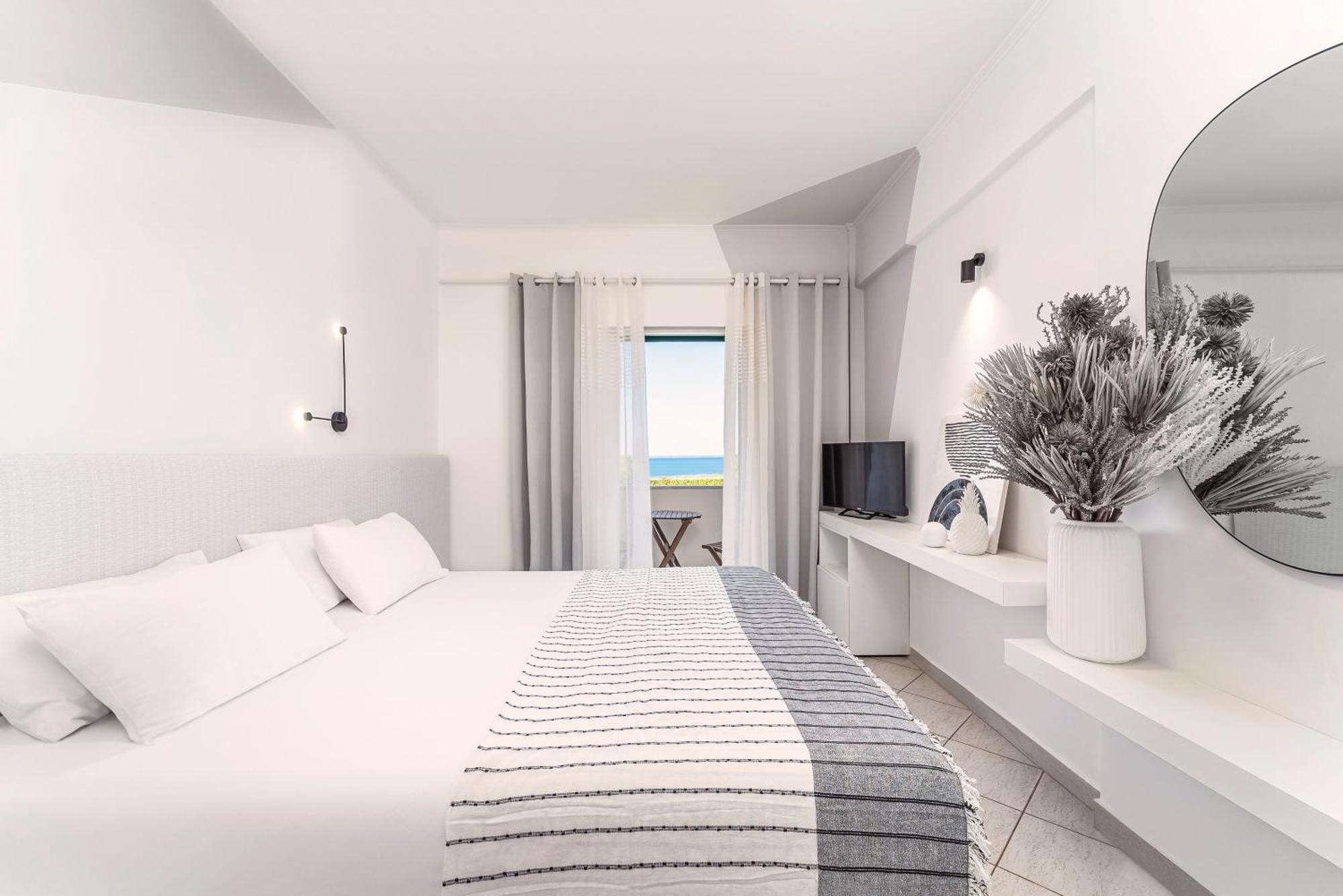San Giovanni Beach Resort And Suites 아기오스 이오아니스 객실 사진